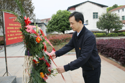 黄梅县委组织部赴陈潭秋故居开展党史学习教育